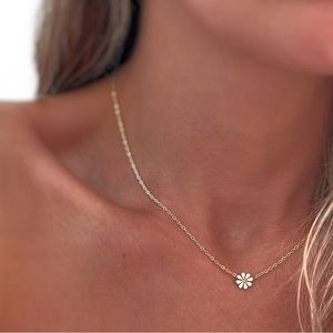 Flower necklace hand made